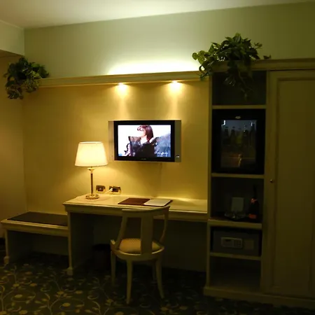 Hm Motelhotel モーテル Castellazzo Bormida